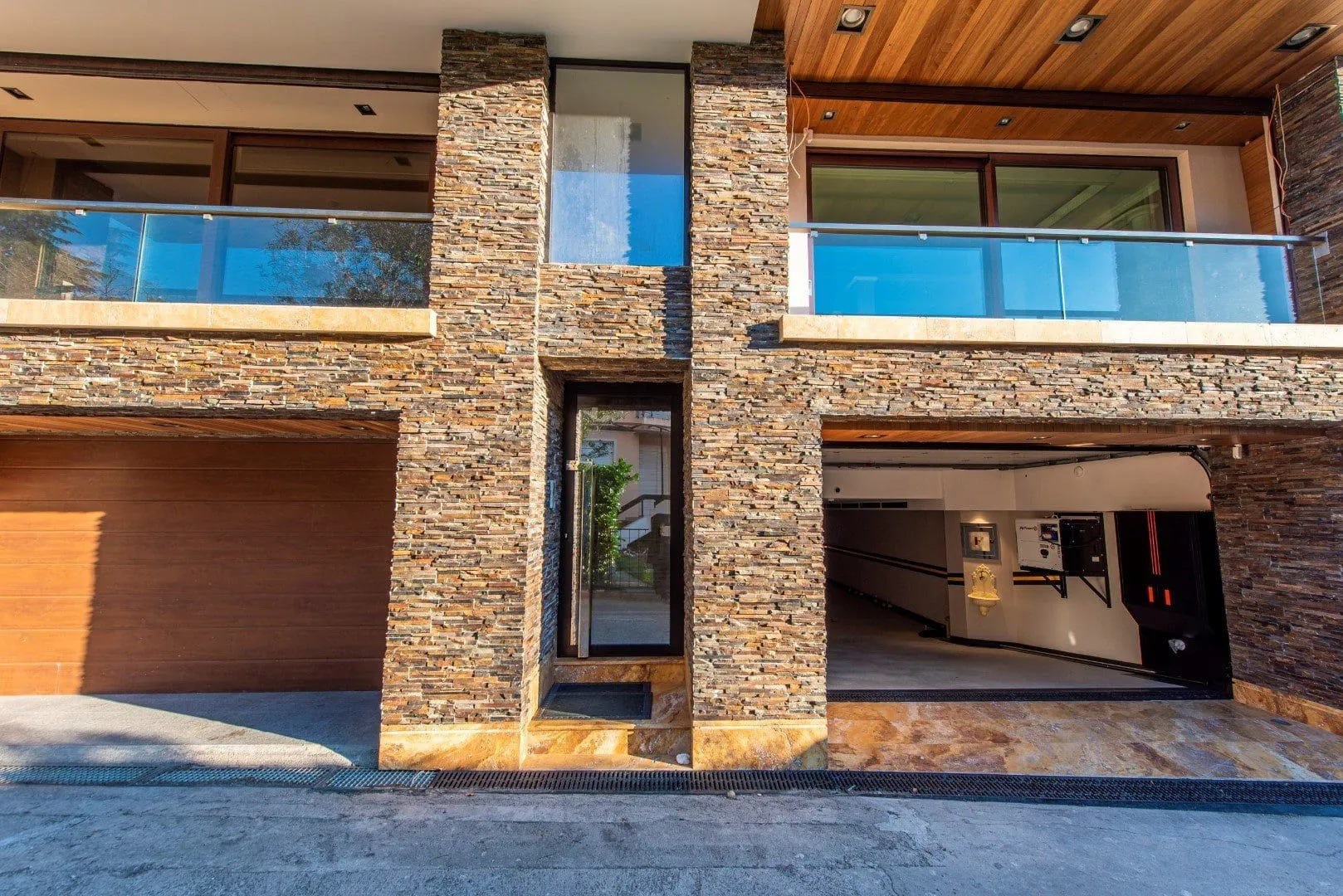 Sale, three bedroom apartment, 308m², Centar, Budva