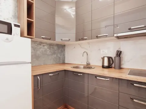 Rent, one bedroom apartment, 48m², Bečići, Budva - image 10