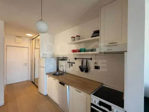 Rent, two bedroom apartment, 50m², Tivat, Crna Gora - image 9