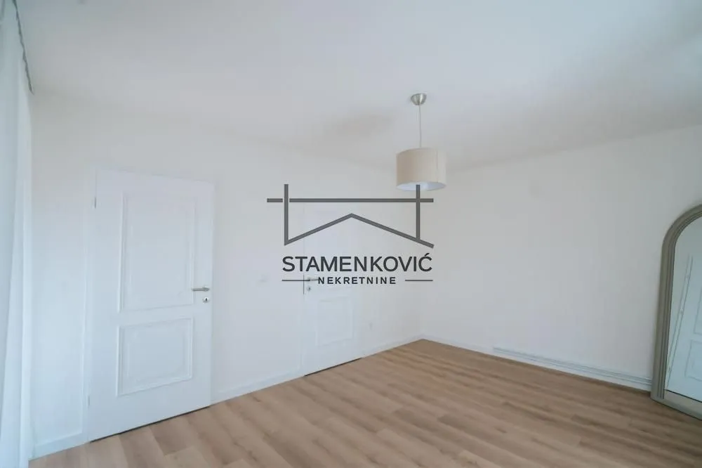 Prodaja, trosoban stan, 74m², Petrovaradin, Novi Sad
