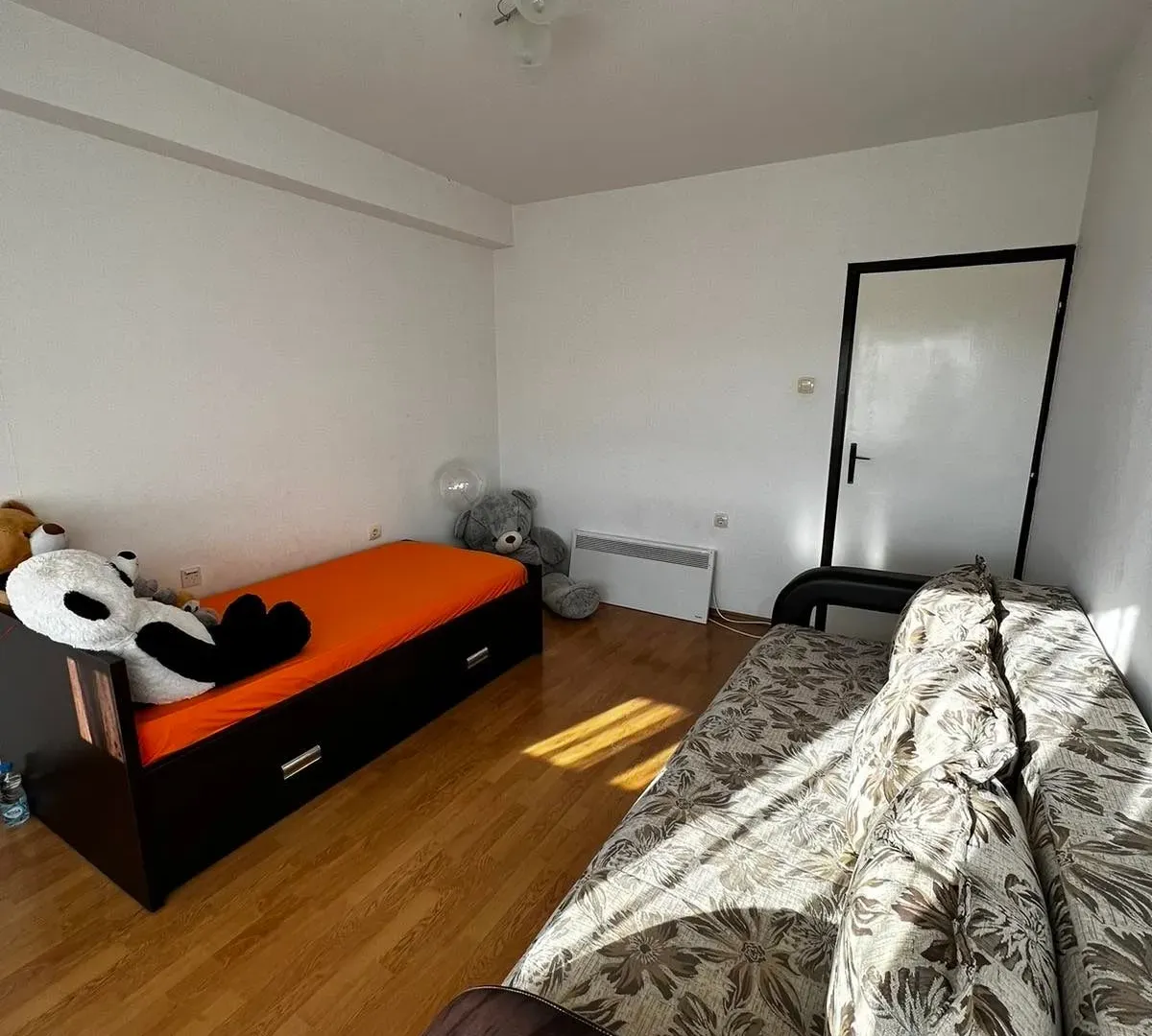 Izdavanje, dvosoban stan, 70m², Centar, Tivat