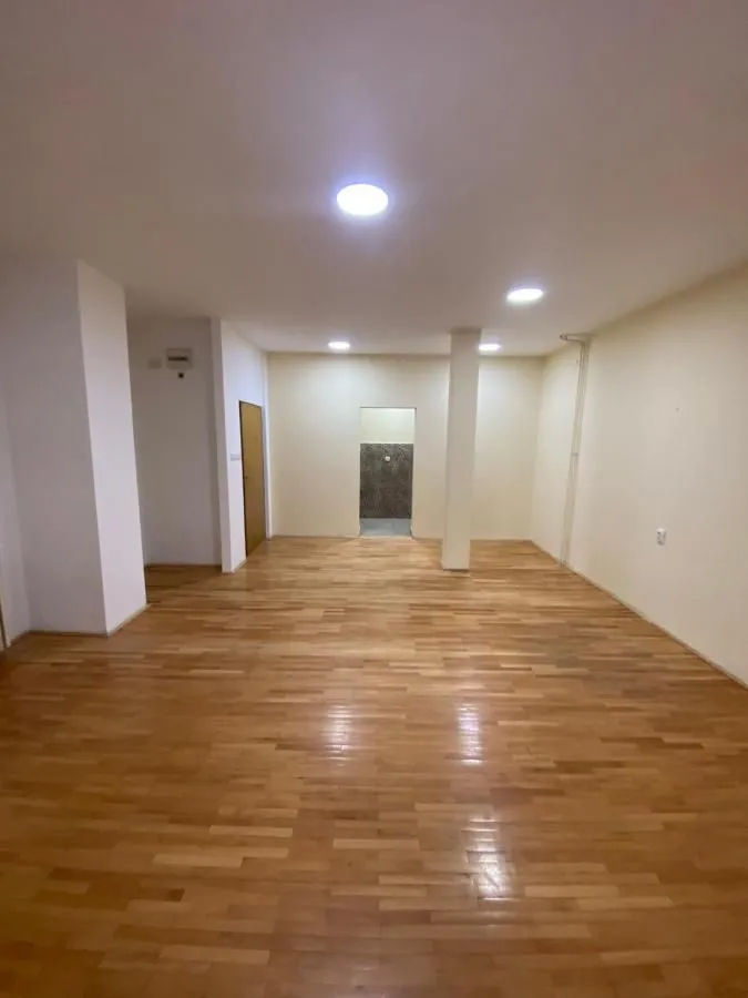 Rent, office space, 60m², Čukarica, Beograd