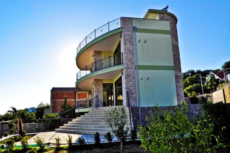 Sale, house, 600m², Bar, Crna Gora