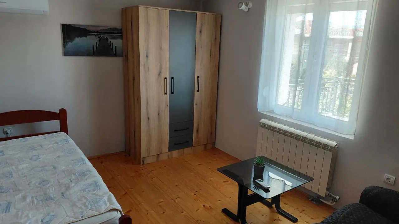 Izdavanje, trosoban stan, 130m², Zabjelo, Podgorica