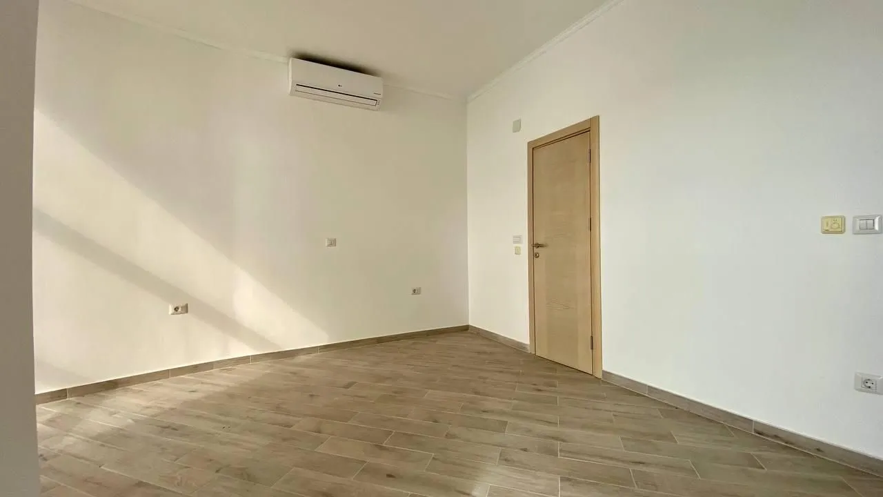 Prodaja, trosoban stan, 228m², Dobra Voda, Budva