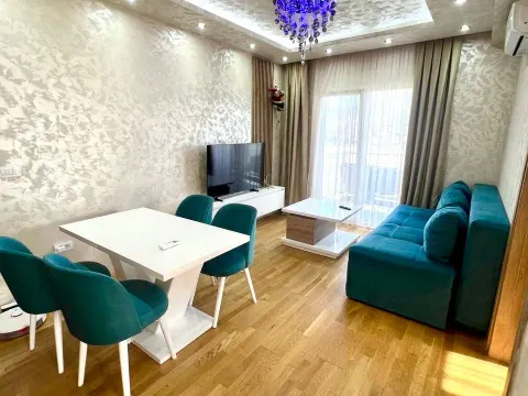 Izdavanje, trosoban stan, 70m², Stari Aerodrom, Podgorica - image 1