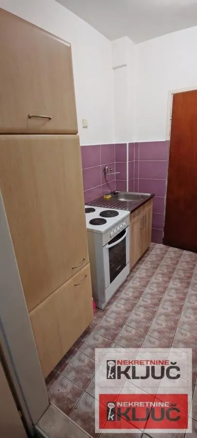 Prodaja, jednosoban stan, 24m², Bulevar Oslobodjenja, Novi Sad Sve Podlokacije