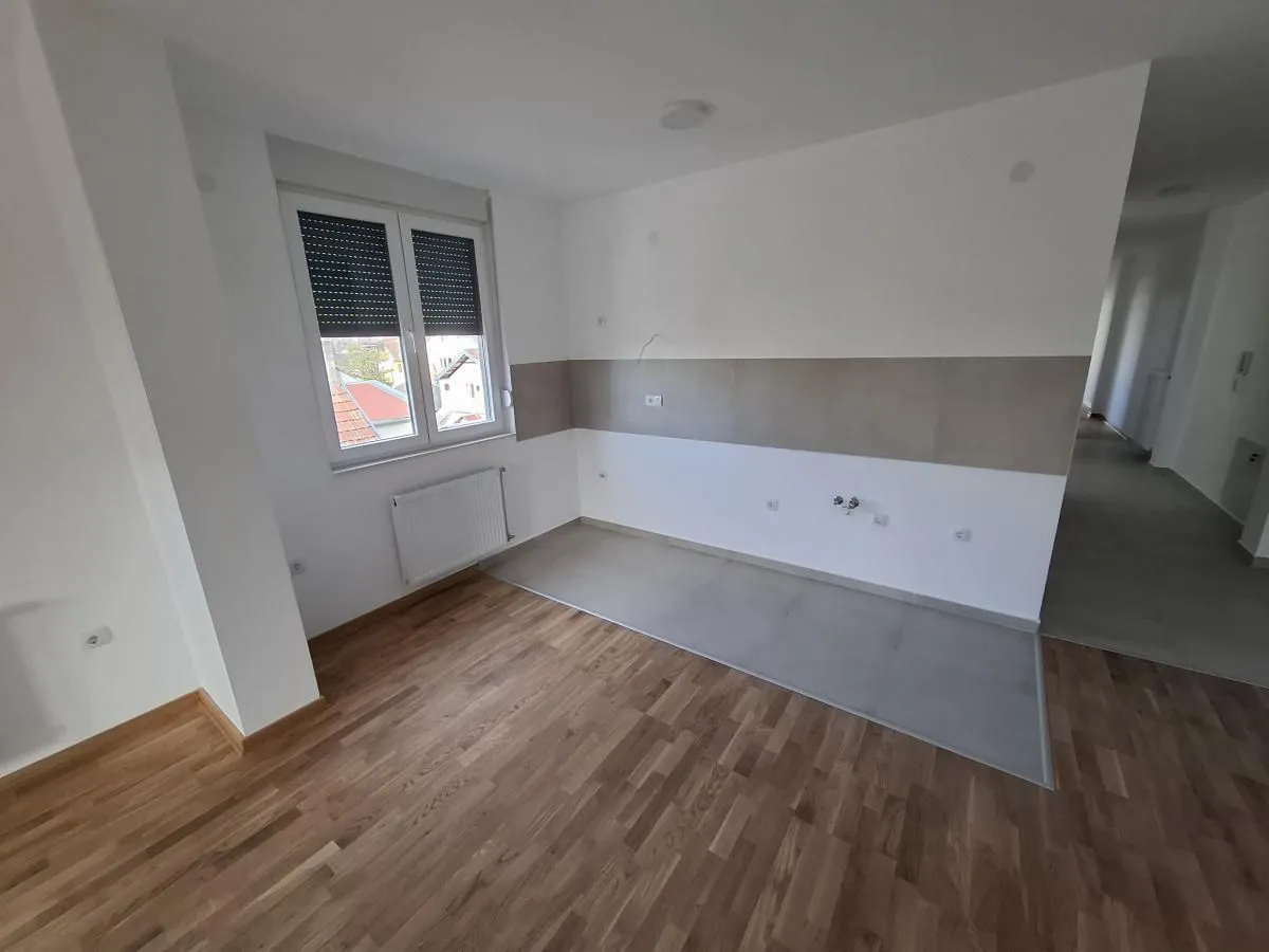 Prodaja, četvorosoban stan, 116m², Telep, Novi Sad Sve Podlokacije