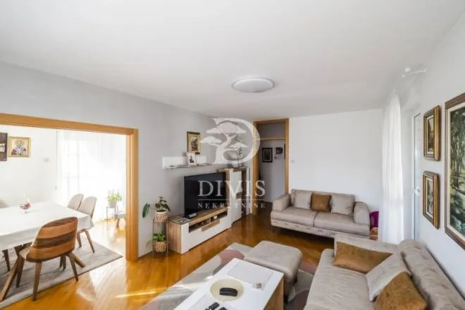 Prodaja, trosoban stan, 92m², Novi Beograd Blok 22, Novi Beograd Sve Podlokacije