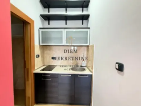 Izdavanje, poslovni prostor, 38m², Stari Aerodrom, Podgorica - image 4