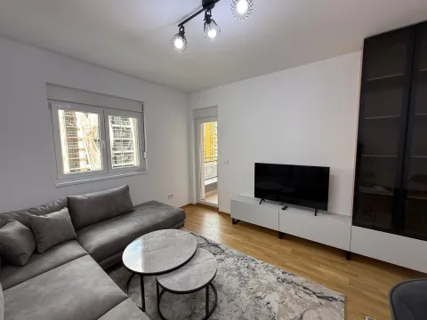 Izdavanje, jednosoban stan, 48m², Stari Aerodrom, Podgorica - image 3