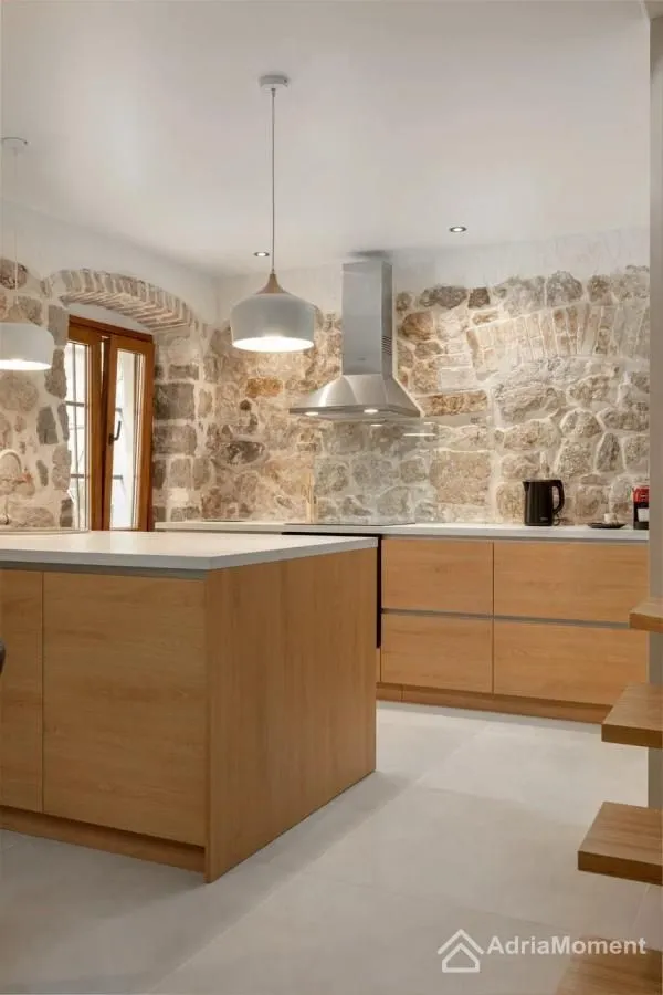 Sale, house, 110m², Škaljari, Kotor