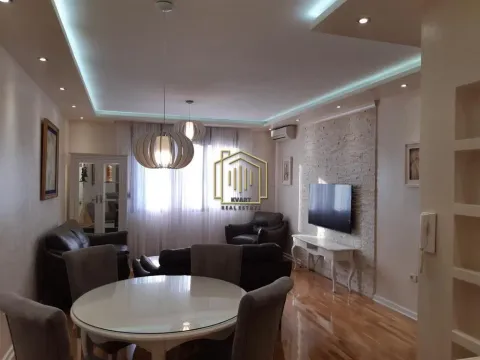 Izdavanje, dvosoban stan, 90m², Preko Morače, Podgorica