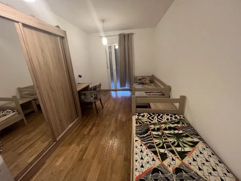 Izdavanje, dvosoban stan, 71m², Ljubović, Podgorica