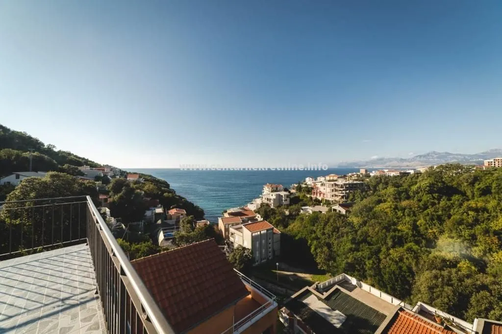 Prodaja, kuća, 195m², Utjeha, Bar