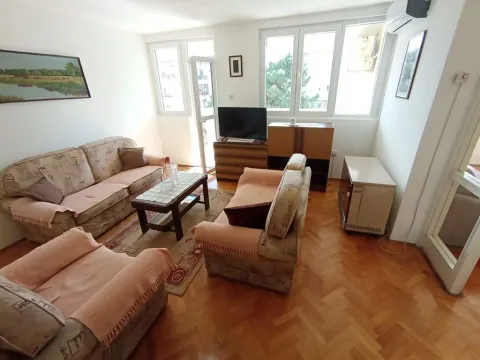 Izdavanje, dvosoban stan, 75m², Preko Morače, Podgorica - image 2