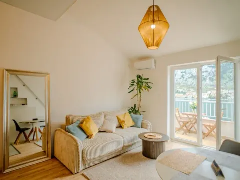 Sale, two bedroom apartment, 50m², Centar, Kotor - image 5