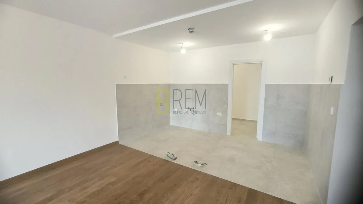 Prodaja, trosoban stan, 127m², Tološka šuma, Podgorica