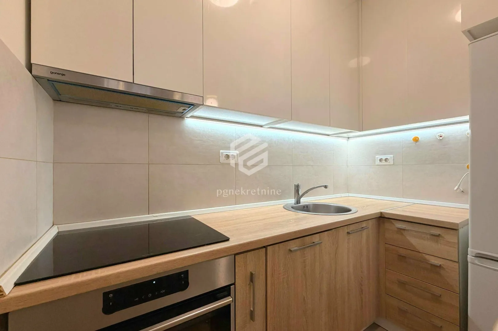 Rent, one bedroom apartment, 43m², City Kej, Podgorica