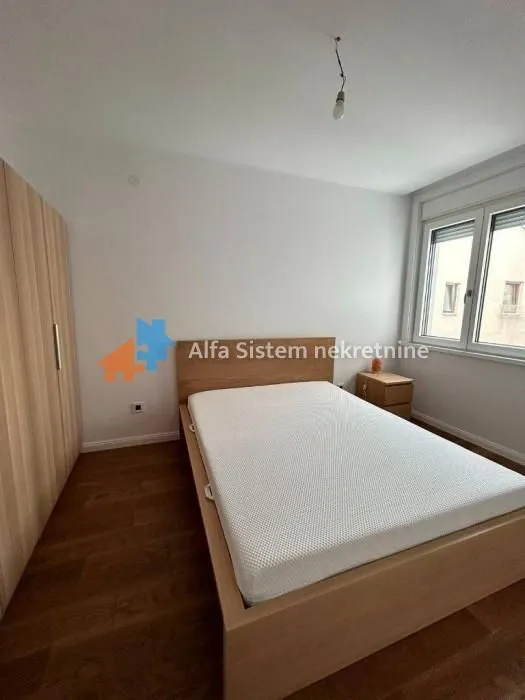 Izdavanje, dvosoban stan, 56m², Čubura, Beograd