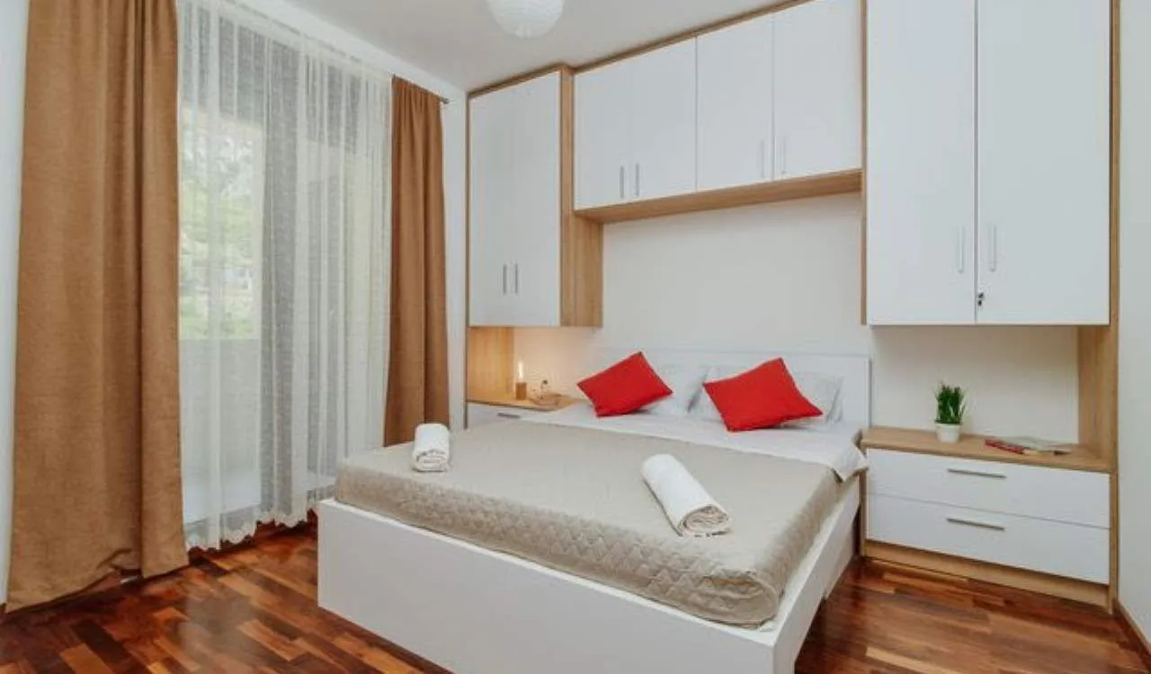 Prodaja, jednosoban stan, 50m², Sveta Vrača, Kotor