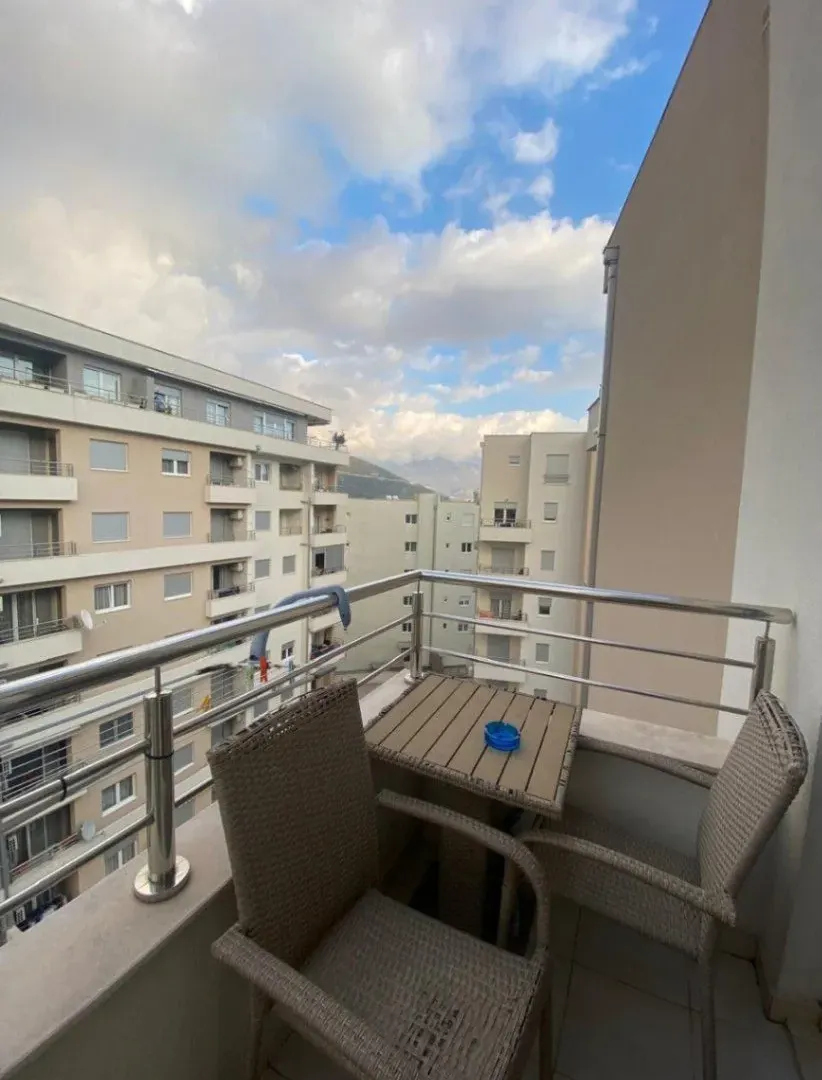 Izdavanje, garsonjera, 32m², Maslinjak, Budva