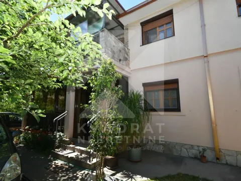 Sale, house, 302m², Zlatica, Podgorica - image 3