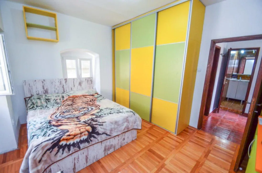 Sale, house, 100m², Centar, Kotor