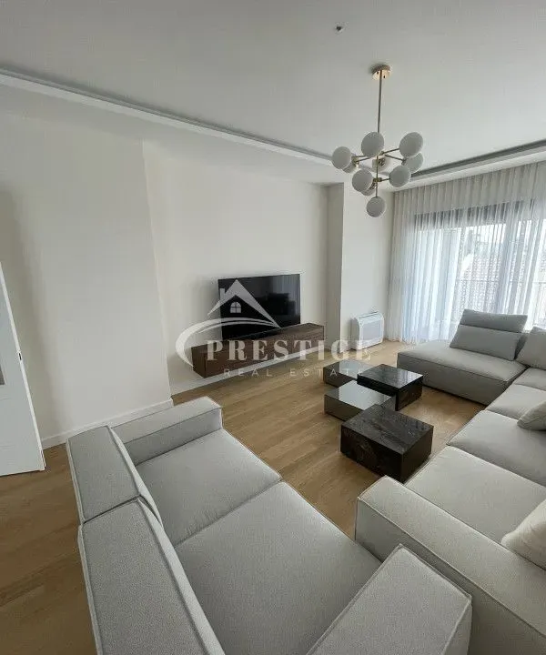 Izdavanje, trosoban stan, 120m², Gorica C, Podgorica
