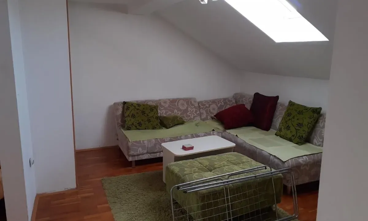 Izdavanje, jednosoban stan, 38m², Centar, Novi Sad