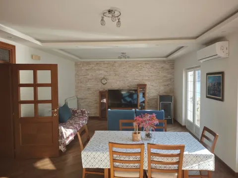 Rent, three bedroom apartment, 130m², Dobrota, Kotor - image 3