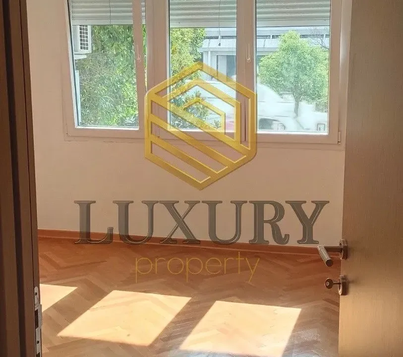 Izdavanje, poslovni prostor, 66m², Preko Morače, Podgorica