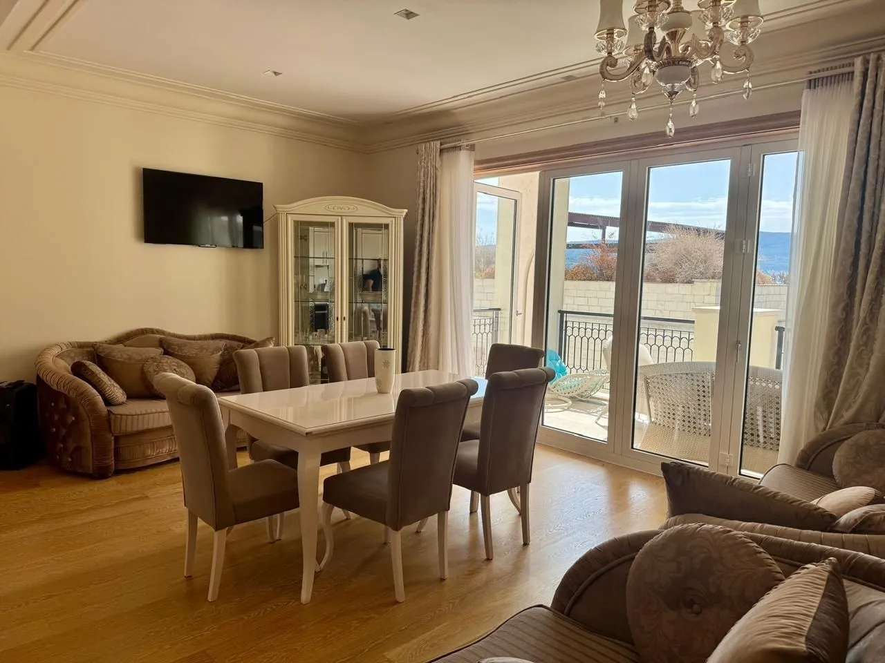 Prodaja, dvosoban stan, 115m², Centar, Tivat