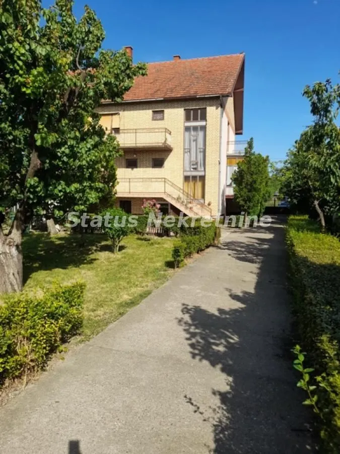 Prodaja, kuća, 875m², Kać, Novi Sad Sve Podlokacije