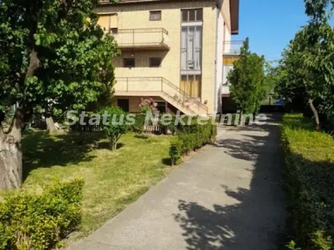 Prodaja, kuća, 875m², Kać, Novi Sad Sve Podlokacije