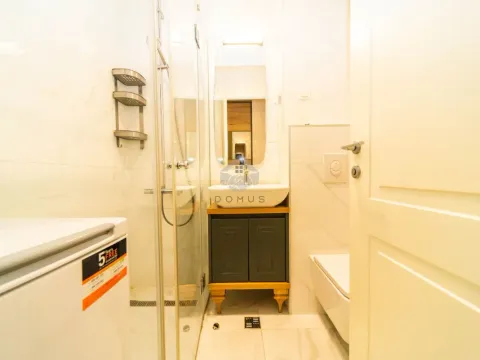 Izdavanje, jednosoban stan, 45m², Blok 6, Podgorica - image 7