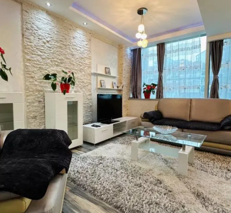 Izdavanje, jednosoban stan, 63m², Igalo, Herceg Novi