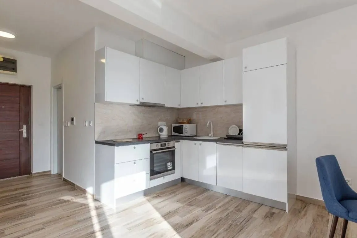 Rent, one bedroom apartment, 50m², Bečići, Budva