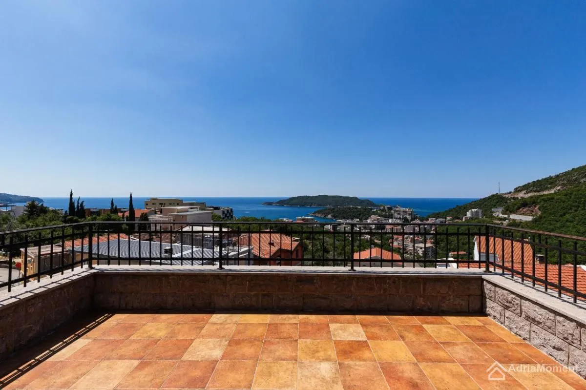 Sale, house, 495m², Bečići, Budva