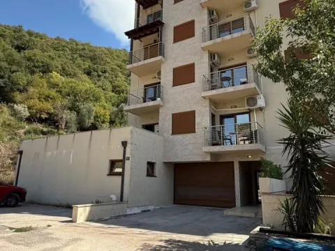 Prodaja, dvosoban stan, 61m², Petrovac, Budva - image 2