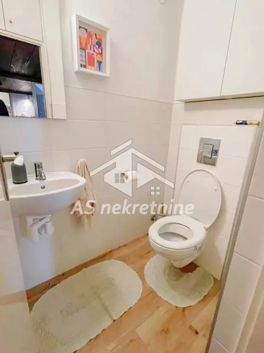 Rent, four bedroom apartment, 93m², Cvetni Trg, Vračar Sve Podlokacije