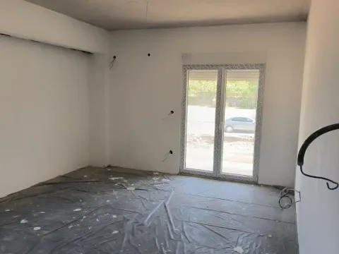 Izdavanje, poslovni prostor, 100m², Radovanići, Herceg Novi - image 10