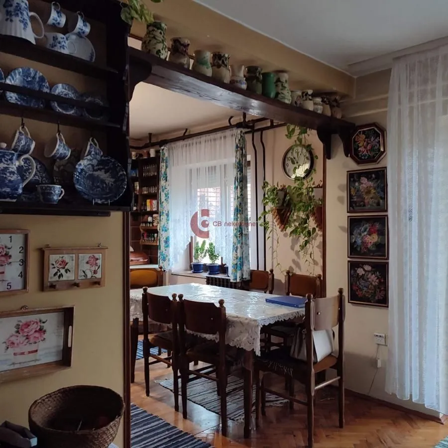 Prodaja, kuća, 210m², Novo Selo, Subotica