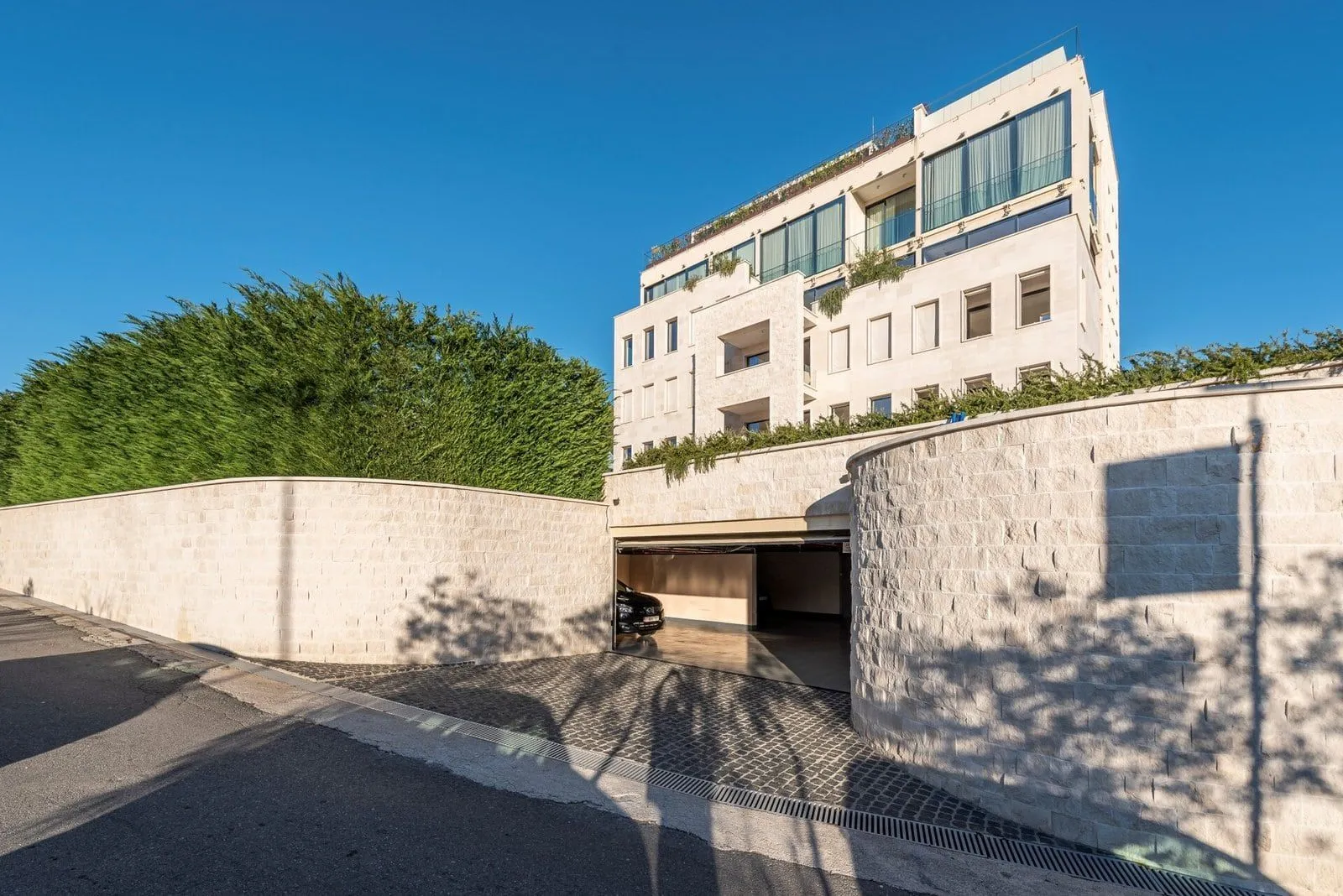 Prodaja, dvosoban stan, 103m², Centar, Tivat