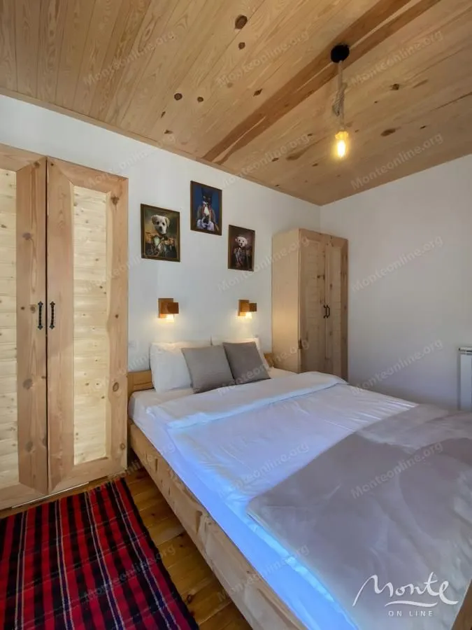 Sale, office space, 300m², Kolašin, Crna Gora