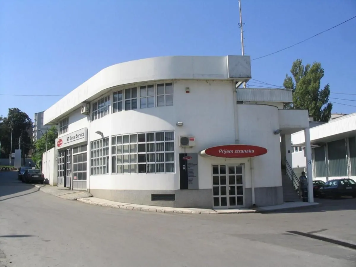 Izdavanje, poslovni prostor, 500m², Kneževac, Beograd