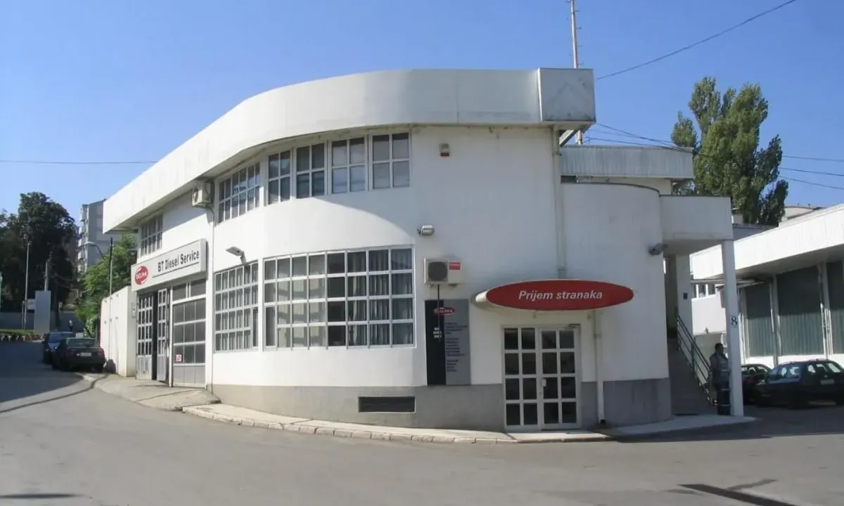 Izdavanje, poslovni prostor, 500m², Kneževac, Beograd