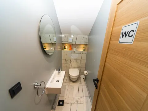 Izdavanje, kuća, 190m², Tološi, Podgorica - image 22