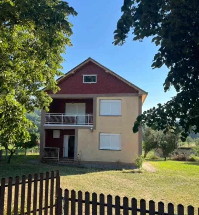 Prodaja, kuća, 180m², Valjevo, Srbija