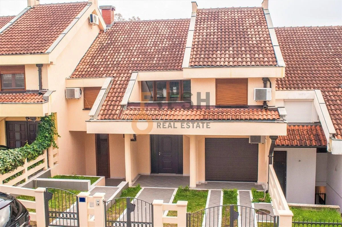 Sale, house, 397m², Ostalo, Podgorica